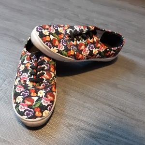 Alice in Wonderland Disney Size 7 Womens